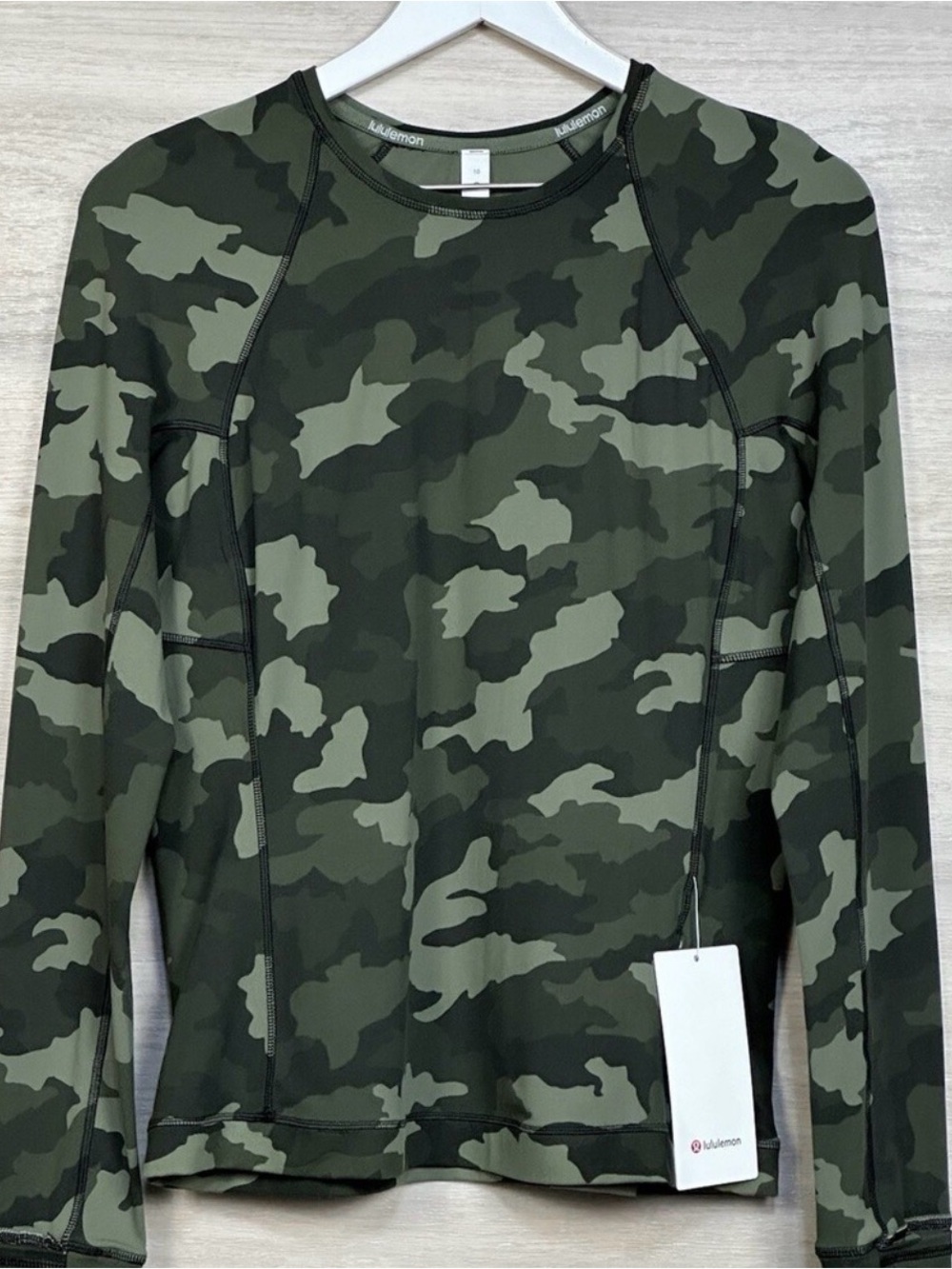 lululemon athletica Women's Camouflage Long Sleeve Crew - Olive & Dark Green